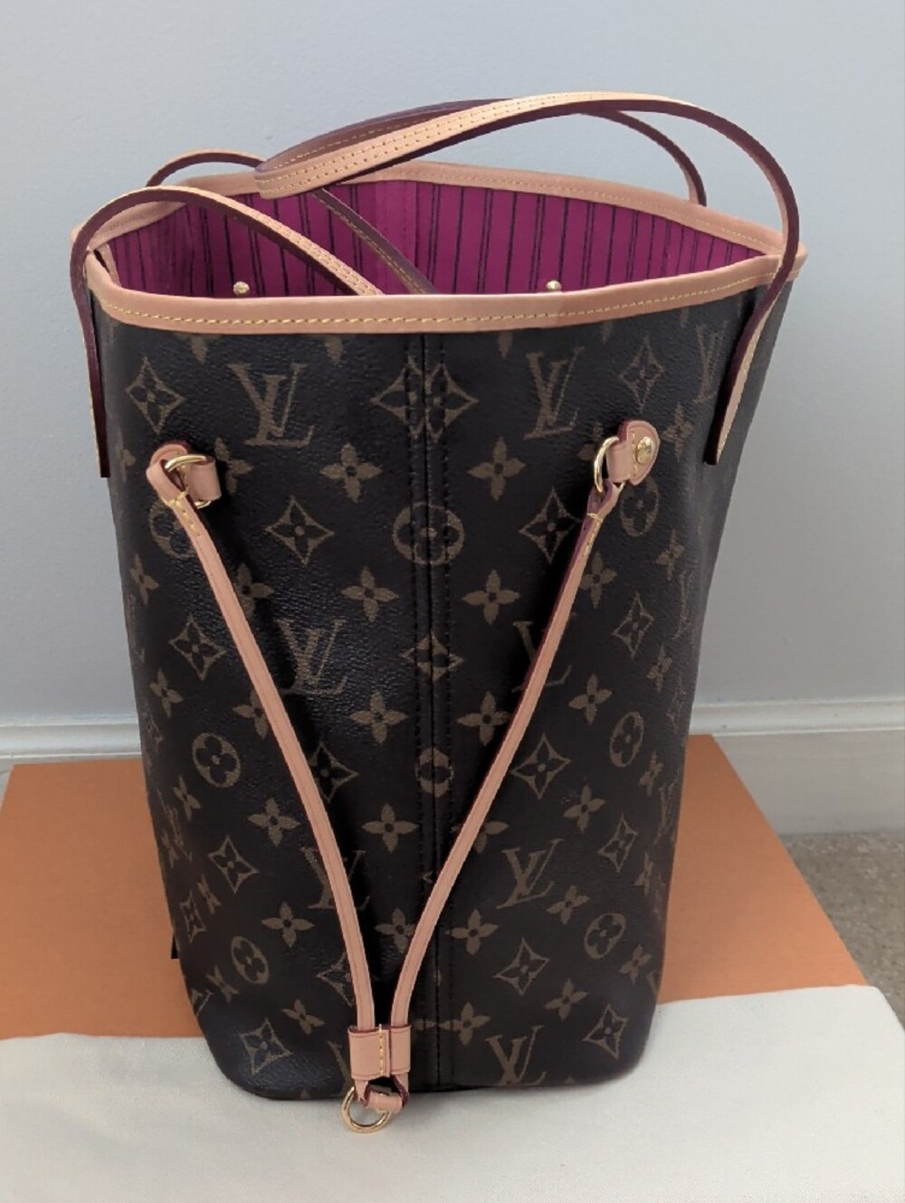 Louis Vuitton Monogram Canvas Tote with Pink Interior and Natural Leather Trim - Picture 7 of 12